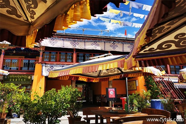 西藏旅游費(fèi)用多少錢(qián)