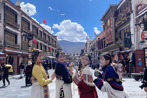 十月到西藏跟團旅游7天多少錢