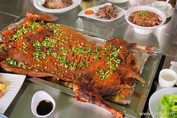 三個人去西藏一個星期要準(zhǔn)備什么